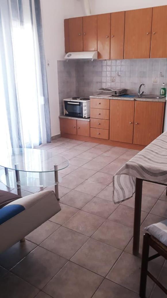 Central Apartments Eretria Eksteriør billede