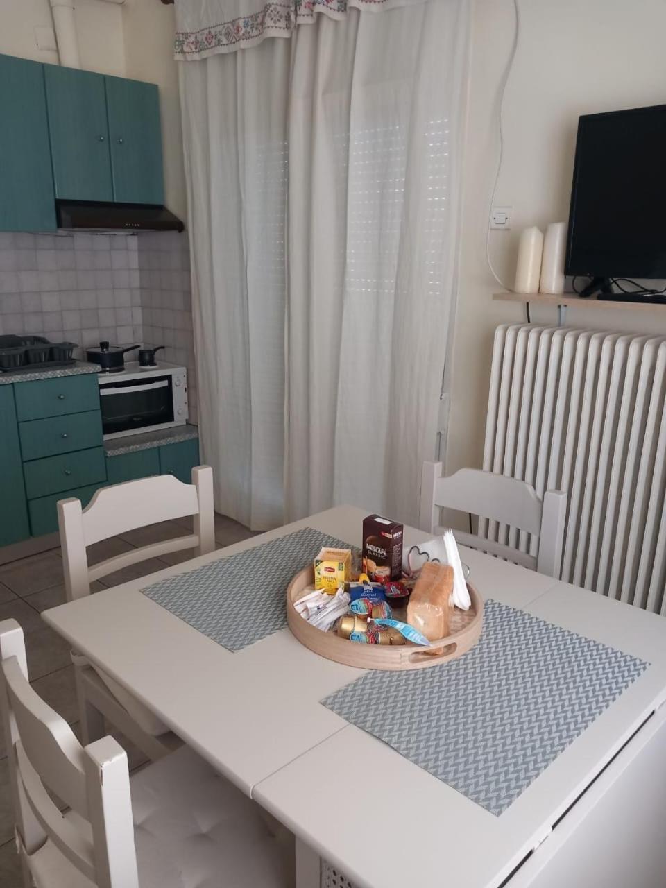 Central Apartments Eretria Eksteriør billede
